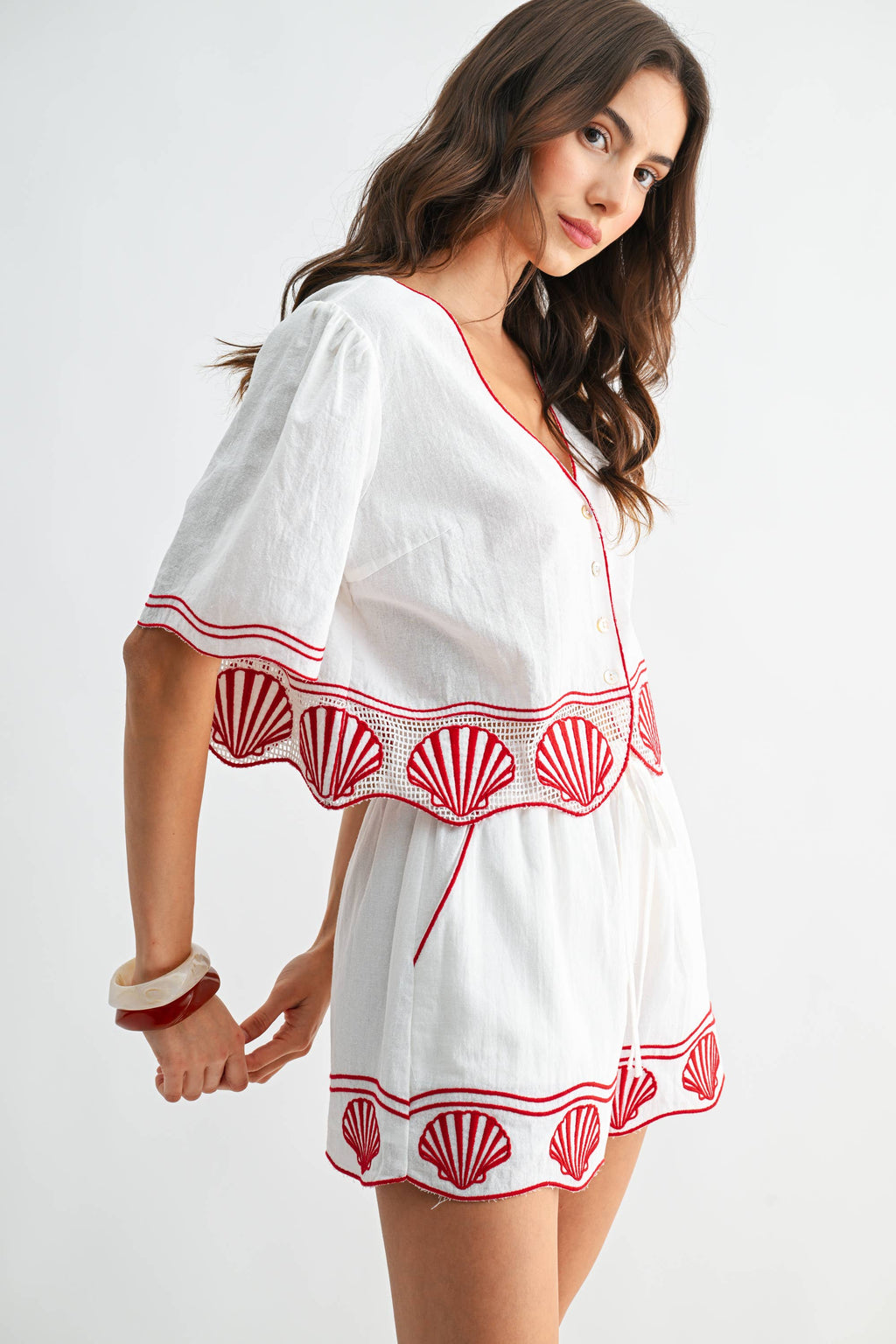 Embroidered Shorts with Red Seashell