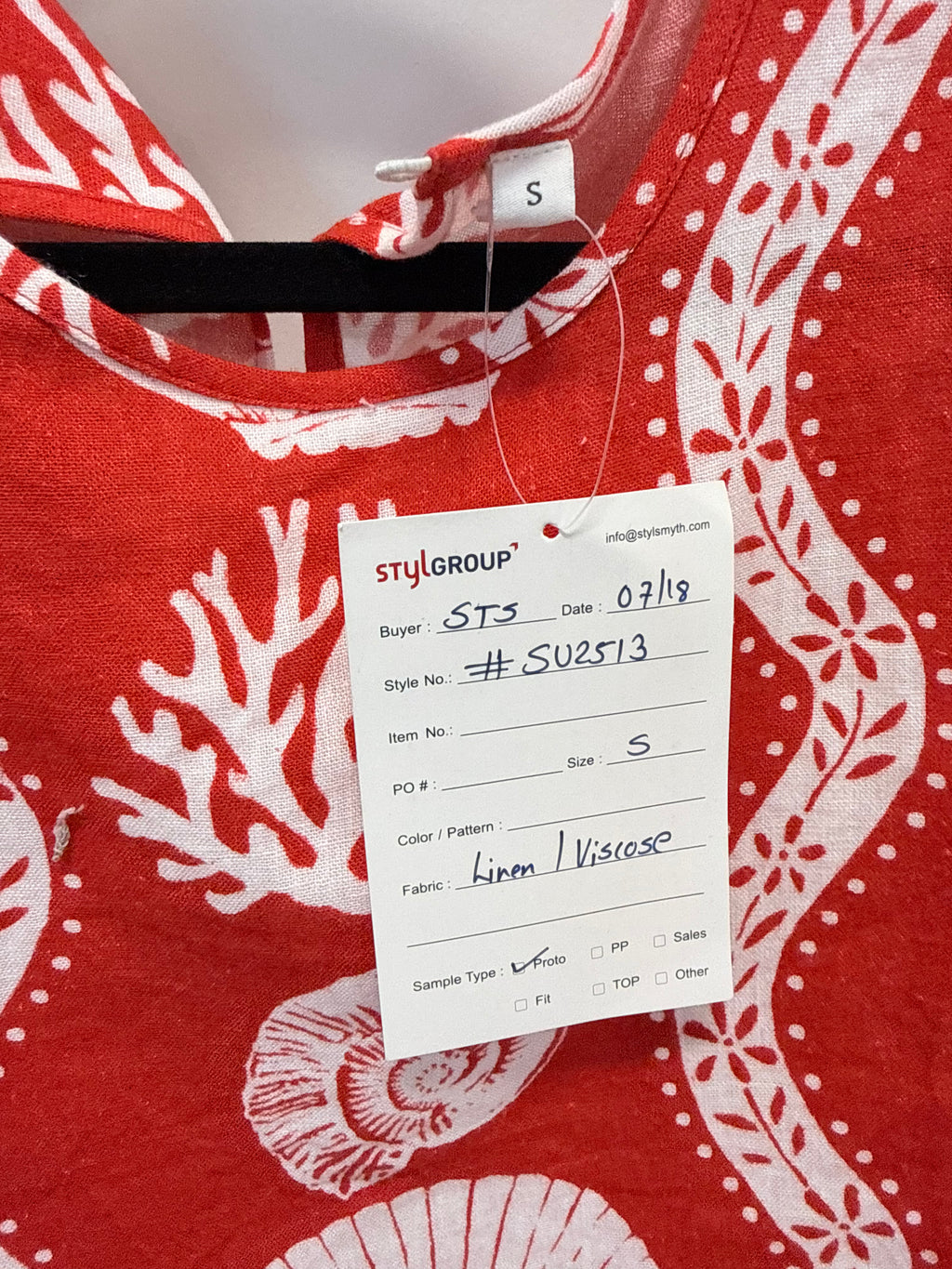 Sample Red Seashell Sleeveless Top (S)