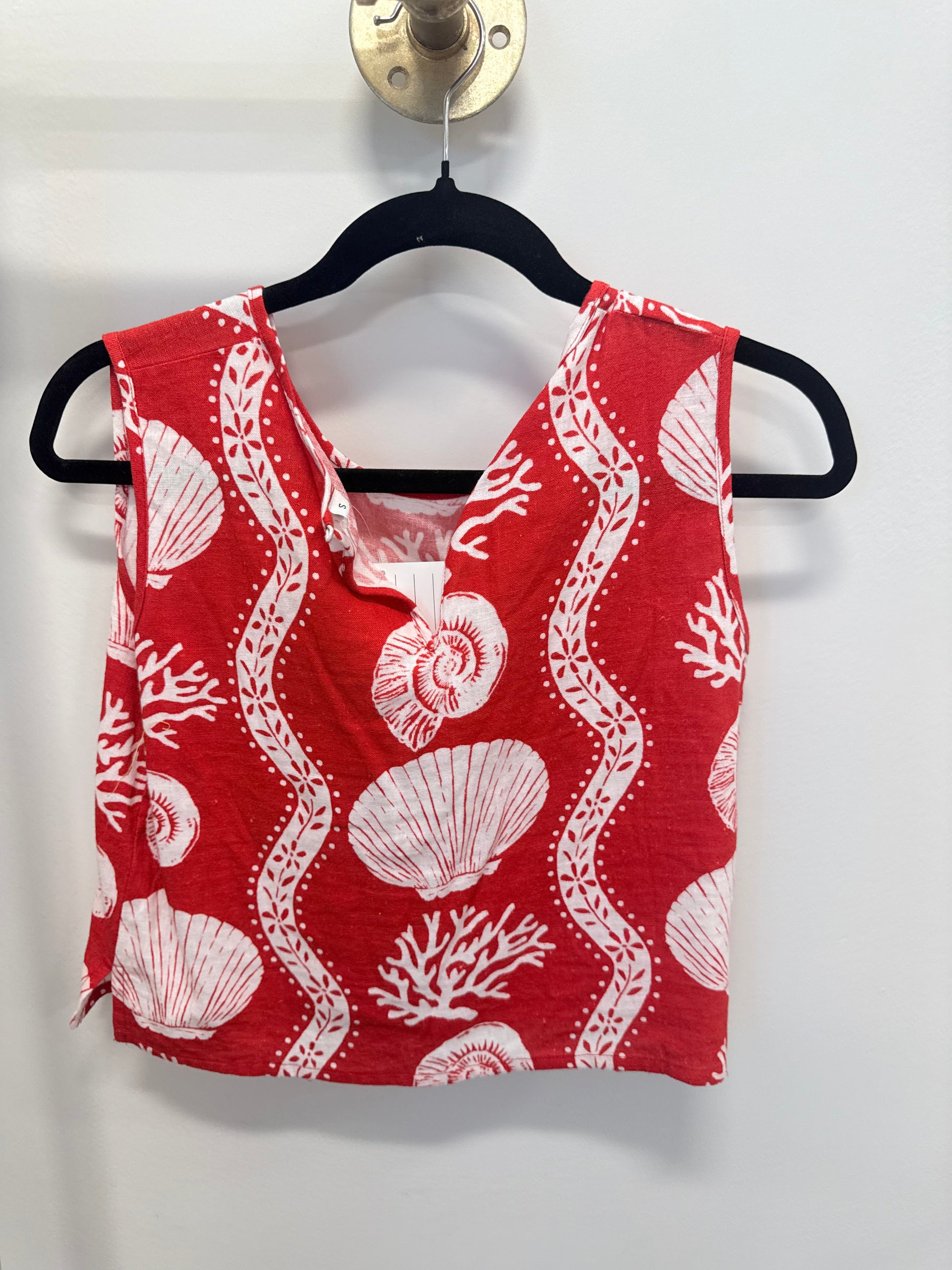 Sample Red Seashell Sleeveless Top (S)
