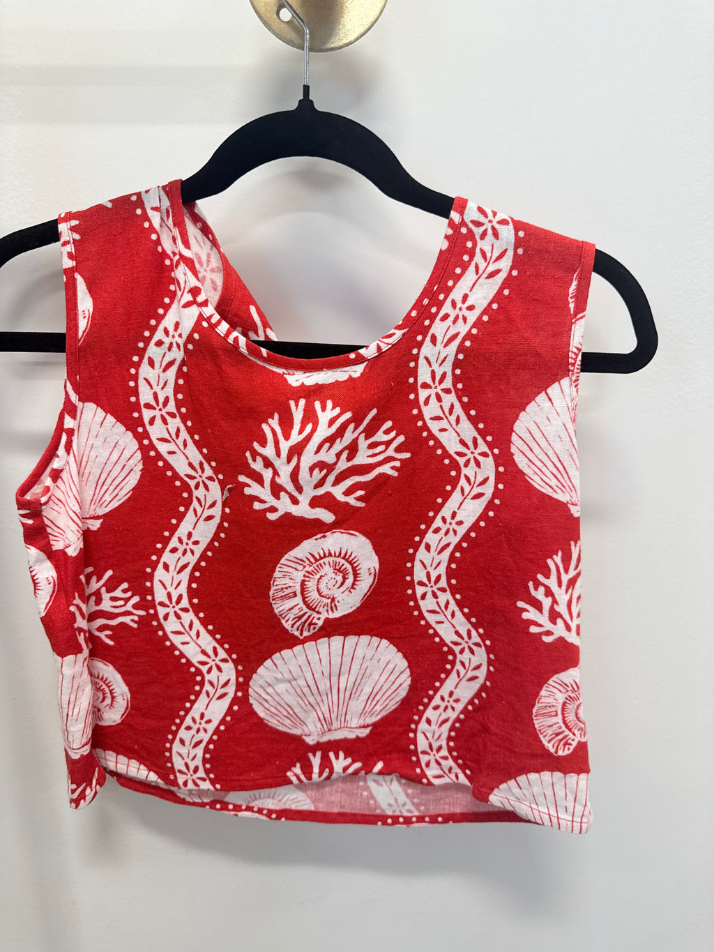Sample Red Seashell Sleeveless Top (S)