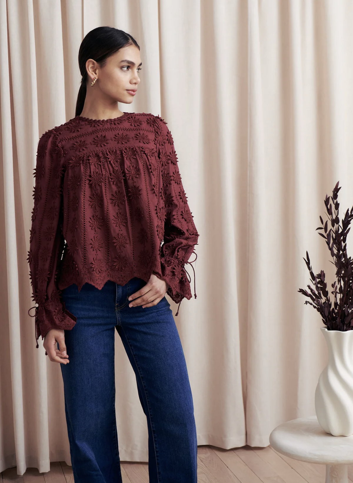 Tirza Linear Daisy Embroidery Top