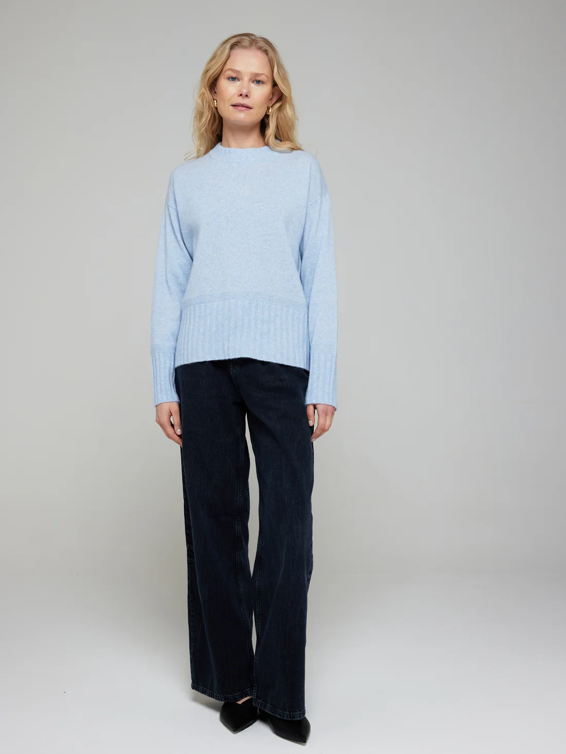 Brodie Blue Mist Cashmere Effie Cashmere Crew Neck