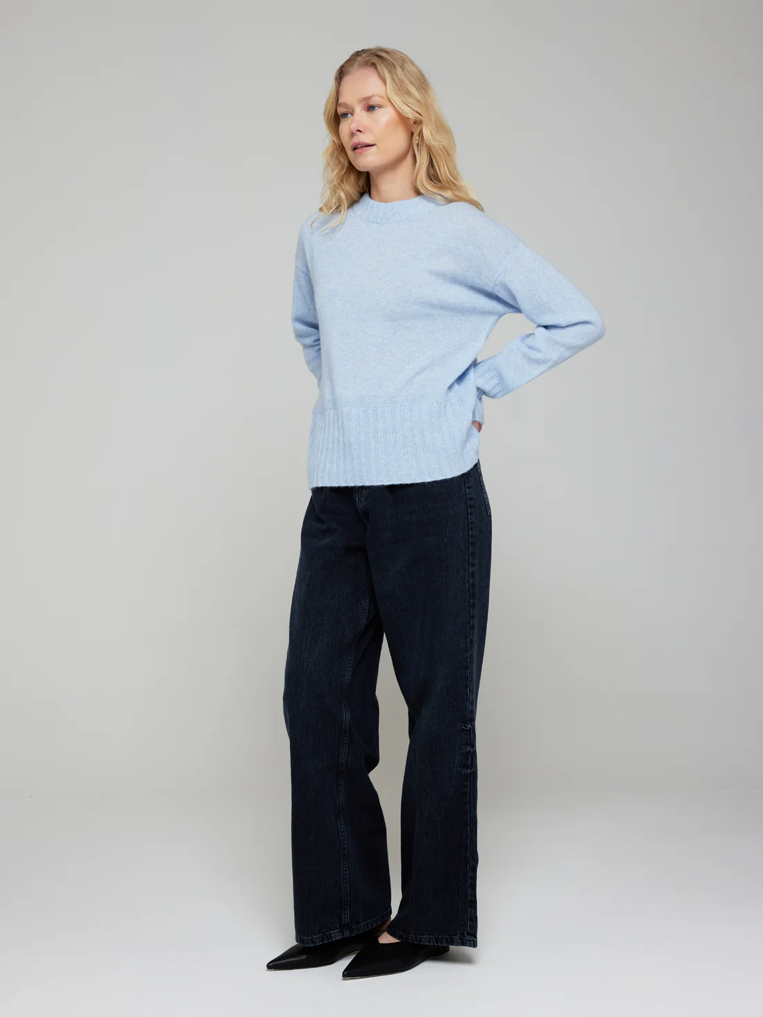 Brodie Blue Mist Cashmere Effie Cashmere Crew Neck